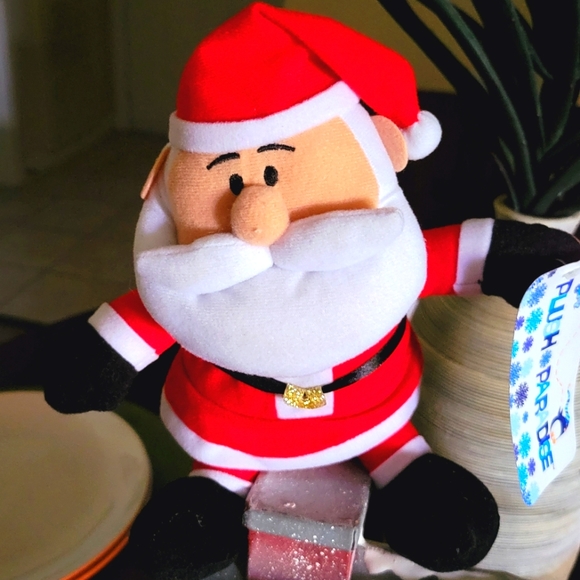 Santa Coming To Town - Picture 3 of 9